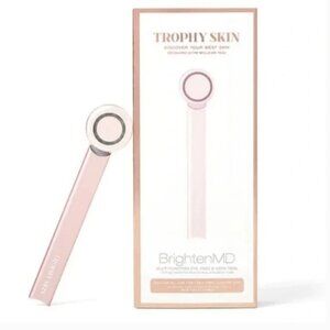 TROPHY SKIN BrightenMD 4-in-1 LED Light Therapy Device (NEW &‎ SEALED IN BOX!)